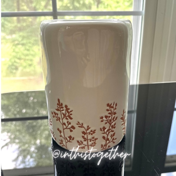 Bath and Body Works White Owl Pedestal 3-Wick Candle Holder - Picture 3 of 6